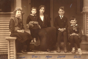 Jim-2nd-from-left-w-mom-&-siblings